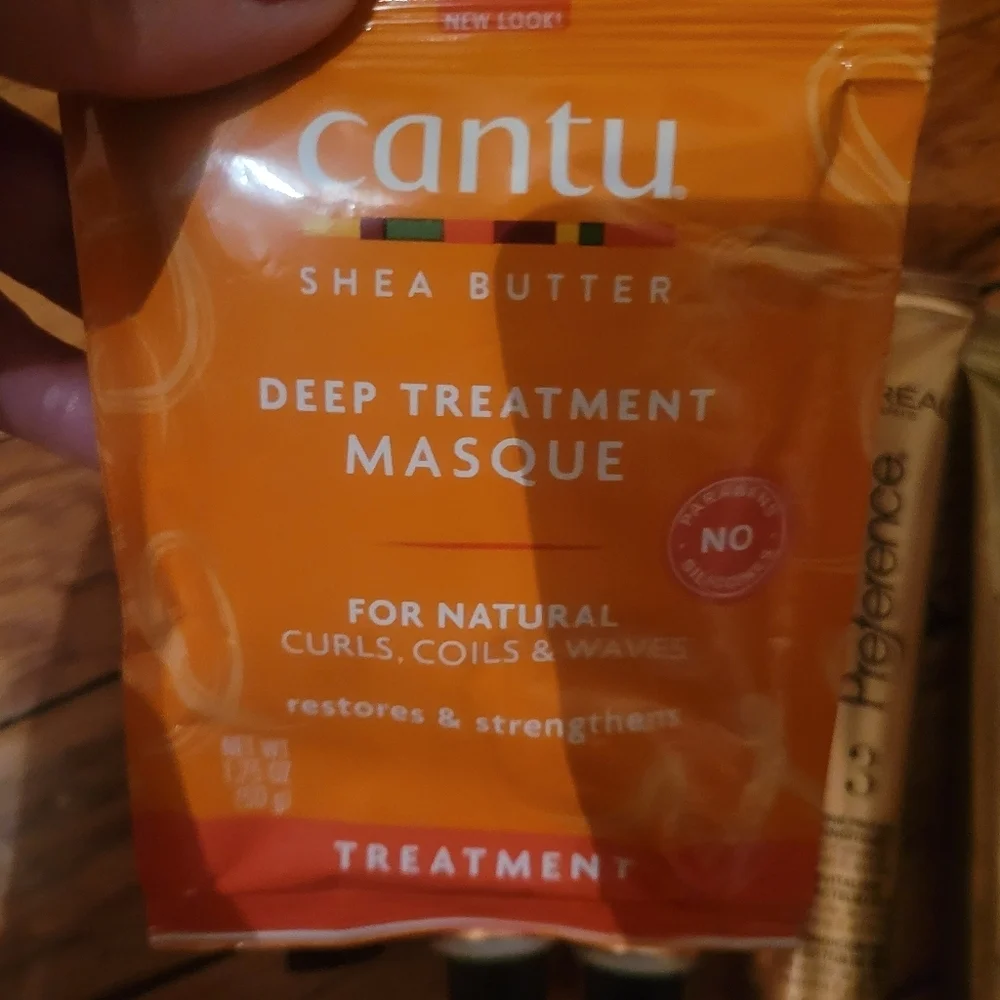 NWT L'oréal & Cantu deep hair‎ conditioner bundle.
